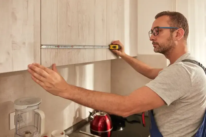 measure cabinet size