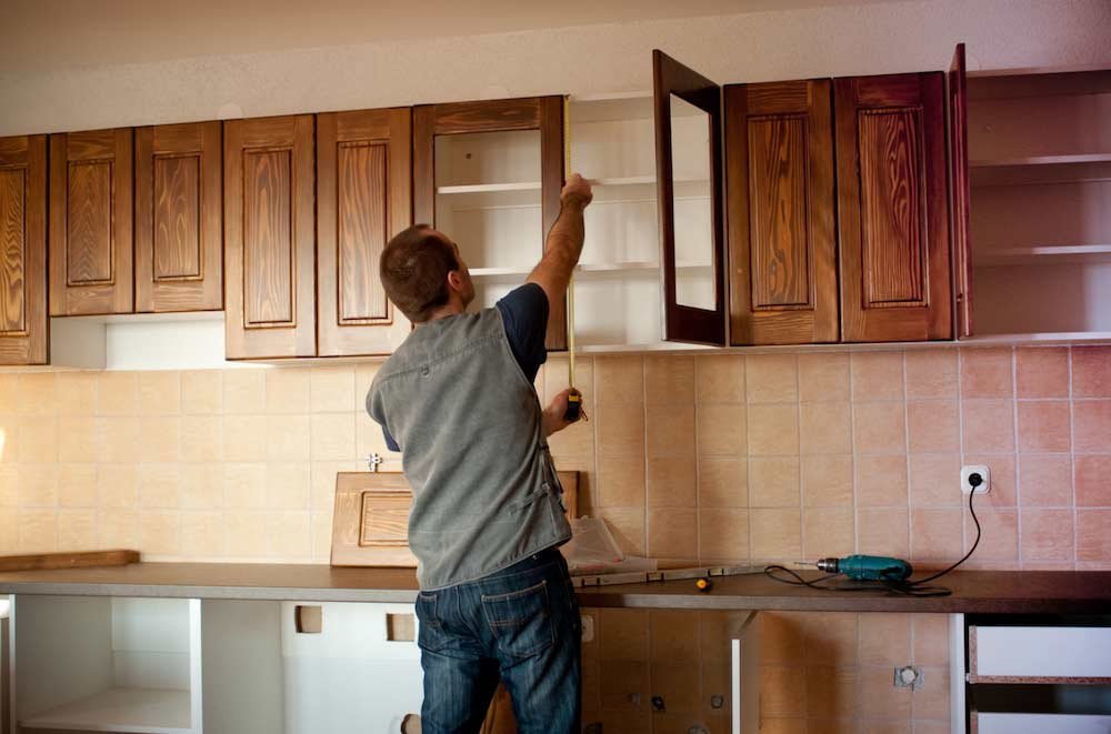 Builders Measuring and Ordering the Right Cabinet Doors
