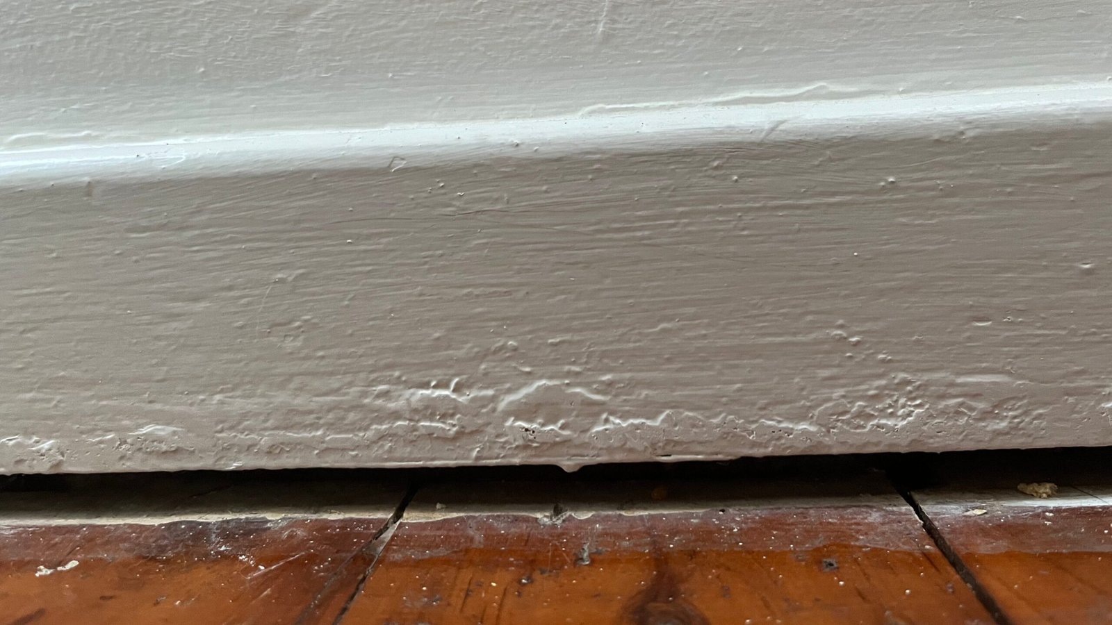 4What Can You Use to Fill Large Gaps Between Wall and Floor